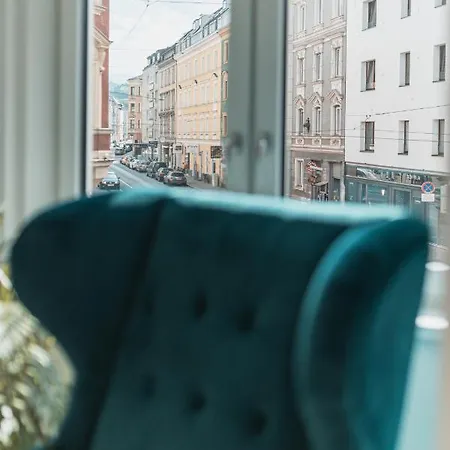 Center-apartment - Große Im Stadtzentrum In Perfekter Lage Apartment *