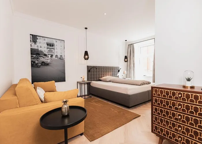Center-apartment - Grosse Im Stadtzentrum In Perfekter Lage Daire *