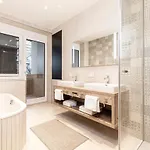 Lejlighed Center-apartment - Grosse Im Stadtzentrum In Perfekter Lage