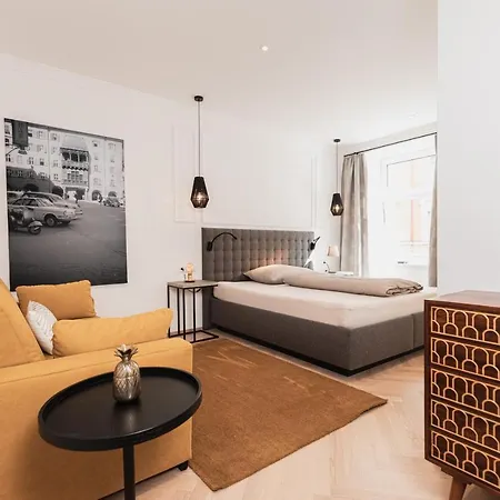 Center-apartment - Grosse Im Stadtzentrum In Perfekter Lage Daire *